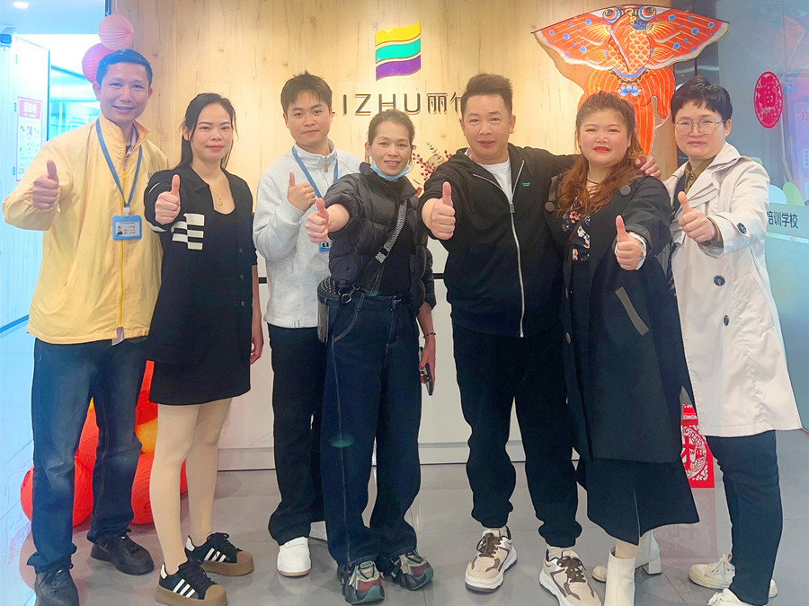 從左到右：李煥玲，盧素豐，方冬瑩，梁麗麗.jpg